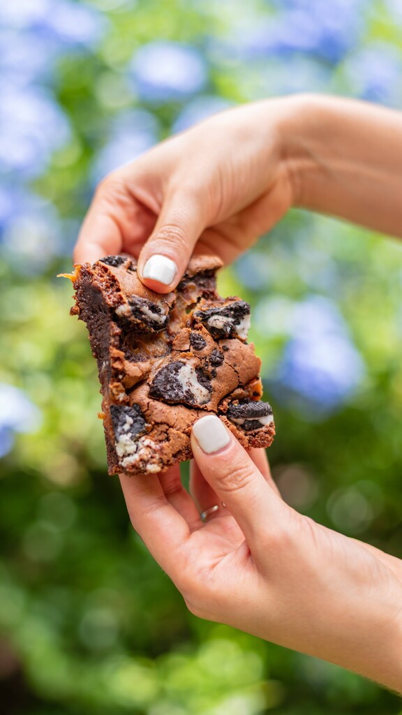 Brownie de Chocolate con Oreo y Dulce de Leche